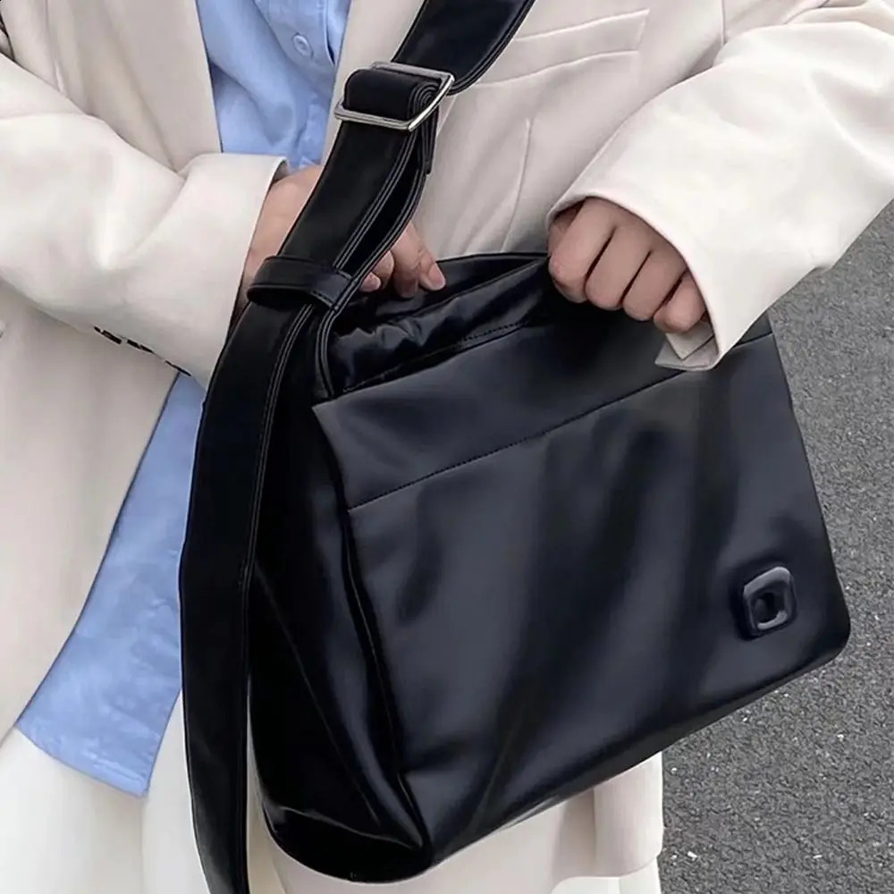 Simple PU Leather Shoulder Bag Large Capacity Solid Color Crossbody Bag Shopping Bag for Woman Girls R250424