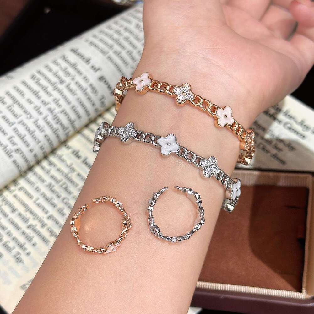 Luxury Micro Inlaid Zircon Bracelet Simple Exquisite Flower Bangle Jewelry Gift - Fresh Sweet Lucky Style Z260313