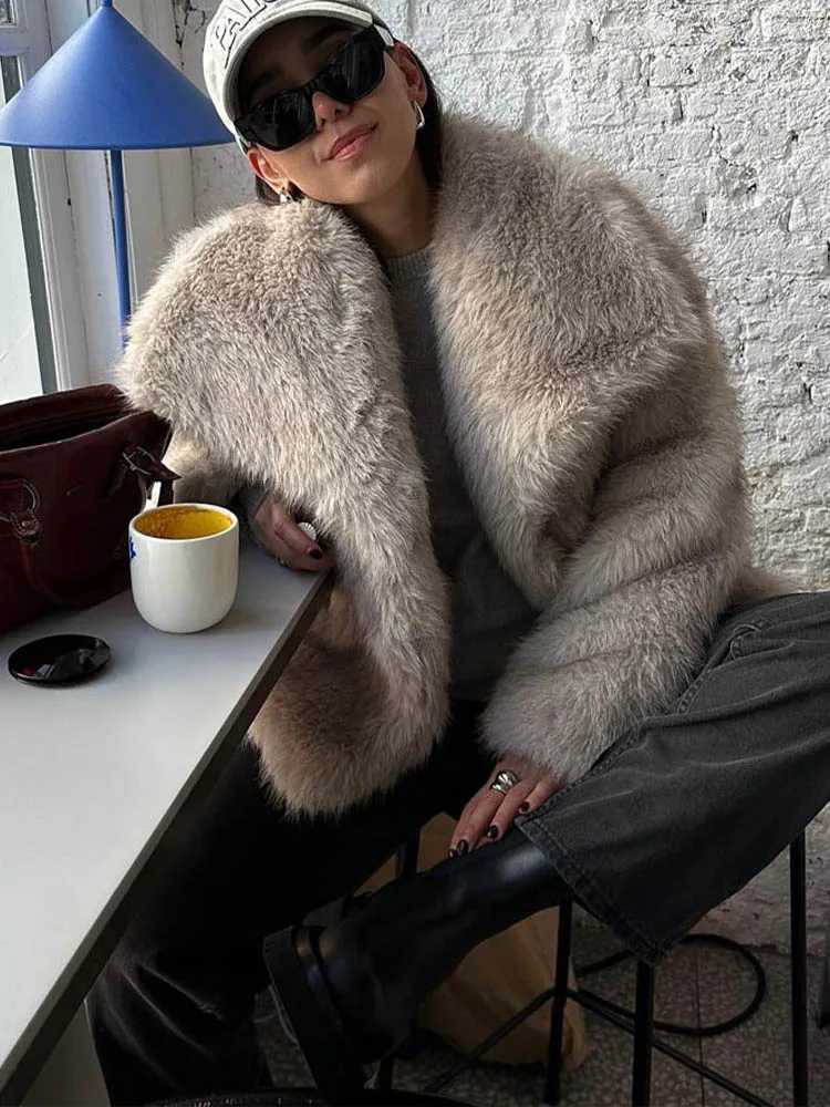 HH Women Fashion Cropped Faux Fur Jacket Coat Long Sleeve Front Snap-button Female Outerwear Chic Lapel Collar Thick Coat J251124