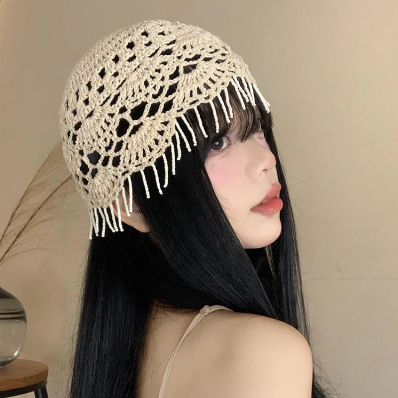 Retro Hollow Knitted Pullover Hats for Women Summer and Autumn Travel Versatile Show Face Small Hand-woven Fringed Beanies Cap 250420