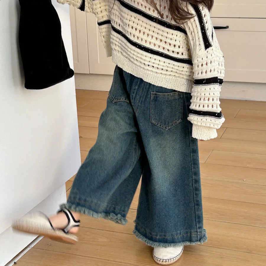 SpringAutumn 2025 Childrens Jeans Retro Elastic Waist Preschool Girls Loose Casual Baby Wide Leg Pants 250414z