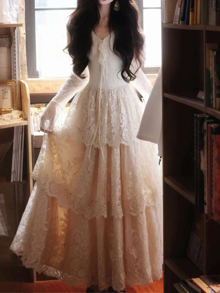Coalfell French Vintage Three Layers Tower Lace Cake Ceremony Dress Ruffle V-Neck Long Temperament Large Hem Dresses