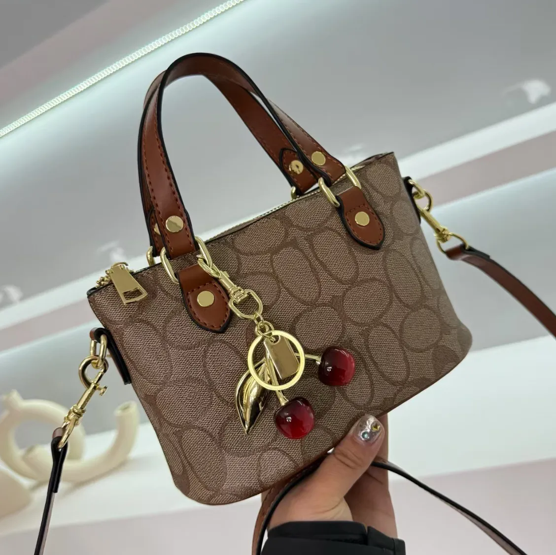 10A High Quality Designer Luxury Women's Monogram Leather Tote Bag - Large Capacity Handbag - Latest Design Purse Ladies' Handbag Premium Leather Large Capacity Tote 21