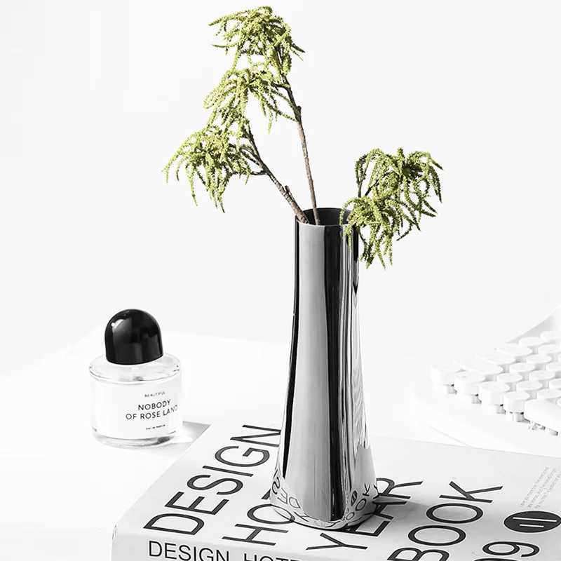 Stainless Steel Silver Metal Small Vase - Simple Light Luxury Dry Flowers/Simulated Flowers Modern Home Decoration Ornament C251124