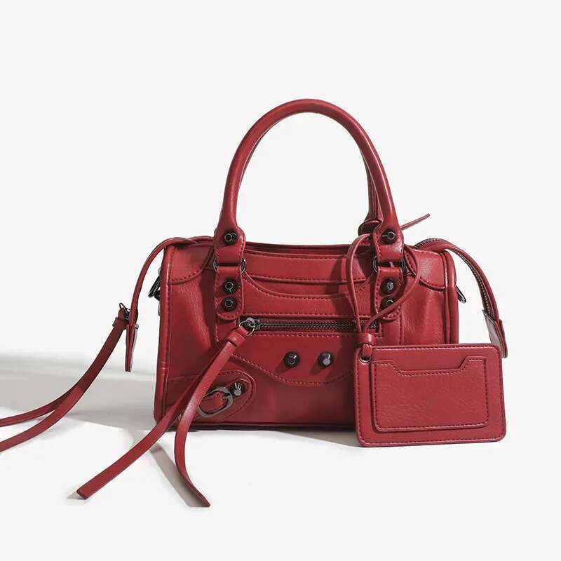 Designer Bag 2025 Fashionable Retro Pillow Shaped Women's Crossbody Shoulder Bag 2024 New Style Motorcycle Handbag With Nail Head Detail Luxury B