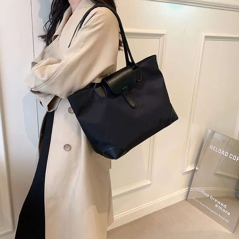 Large Capacity Oxford Tote Casual Travel Shoulder Bag, New High-End And Versatile Commuting Bag