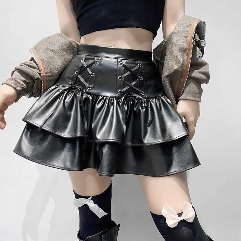PU Leather Mini Skateboarding Punk Style High Waist Lace with Black Wrinkles Skateboarding Street Clothing for Girls Dark Academic Clothing M250424