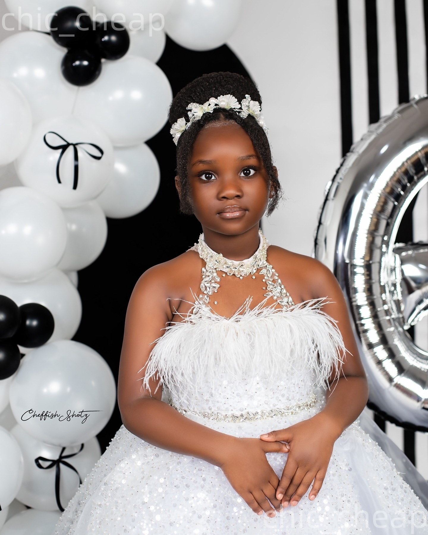 2026 White Ball Gown Flower Girl Dresses Crystals Feather Sequined Tulle Little Girl Christmas Peageant Birthday Christening Tutu Dress Gowns ZJ427