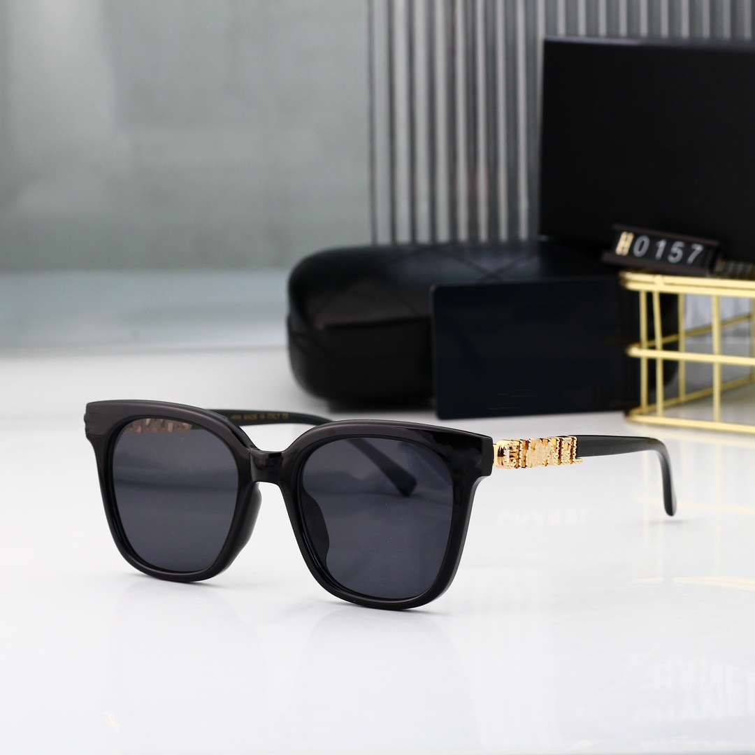 Designer Sunglasses For women Summer style Anti-Ultraviolet Retro Shield lens Plate Square Full Frame fashion Eyeglasses Random Box