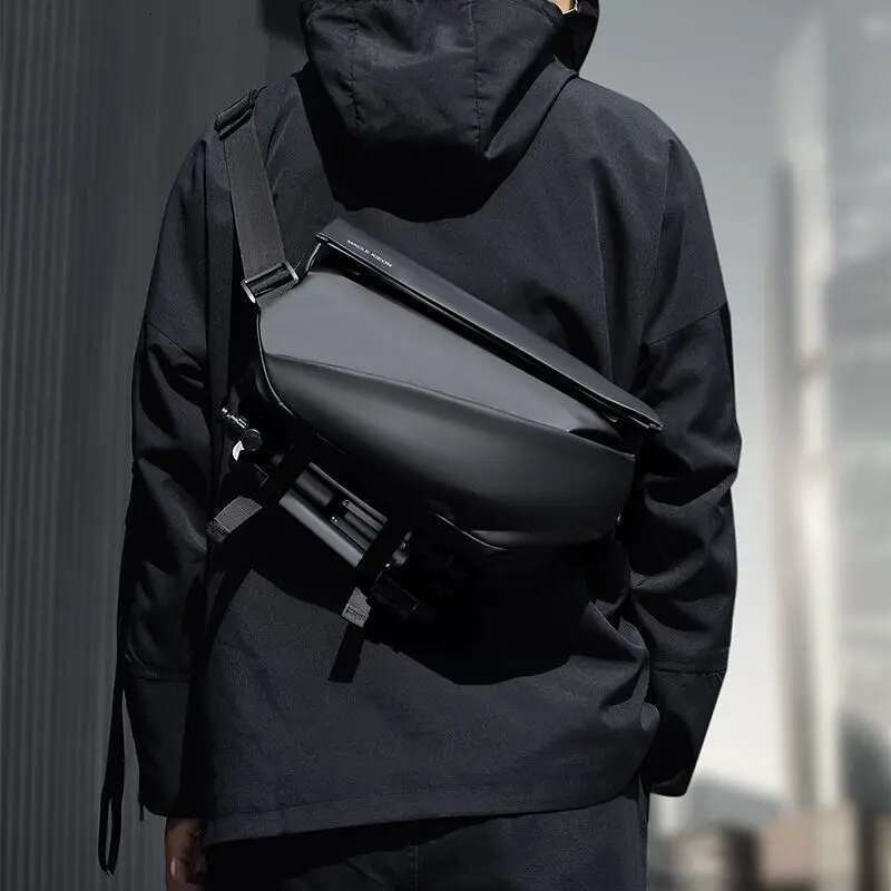 Commuter Chest Messenger Riding Motorcycle Backpack Sports Men's Shoulder Bag Fashion