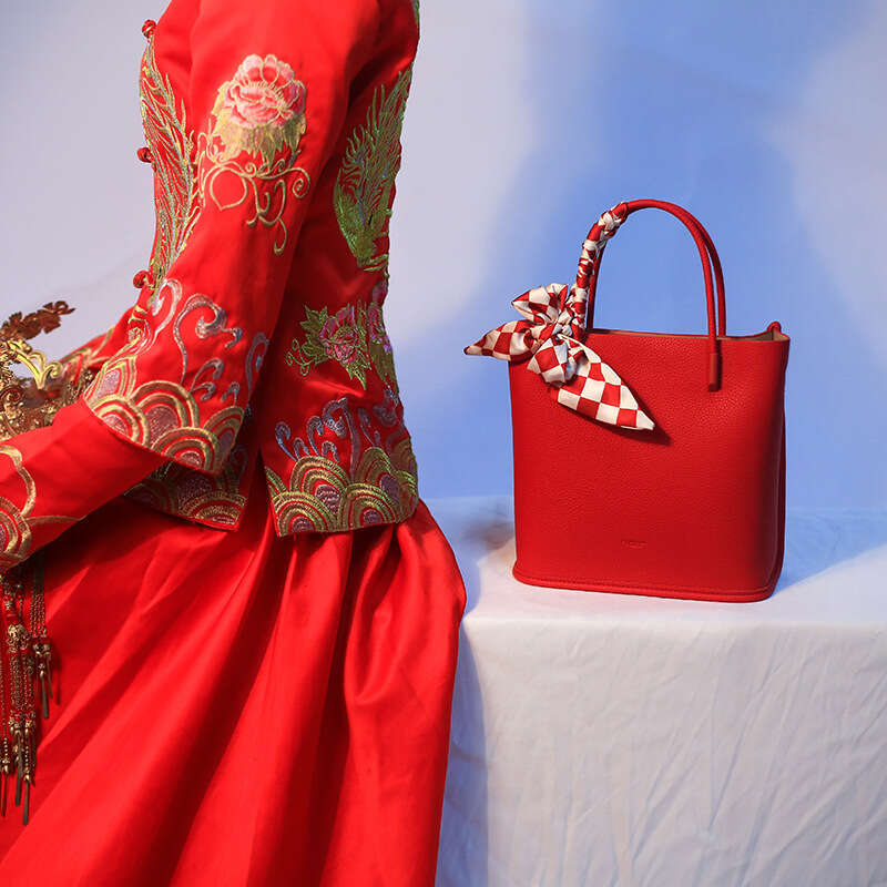 Red New High End Bridal Wedding Handheld Tote Can Be Used As A Bridesmaid Bag