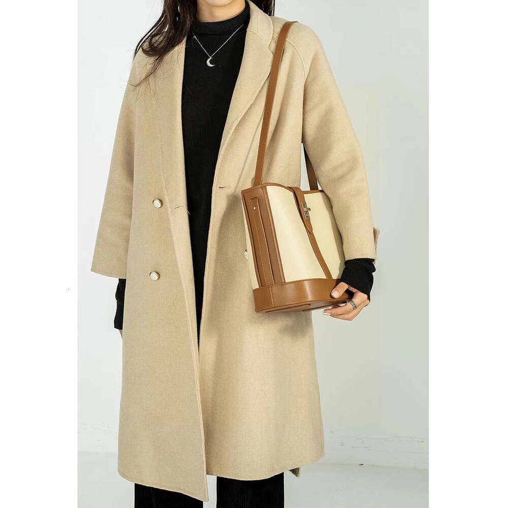 Light Luxury Versatile Bucket Contrasting Color Women S Bag New Design Sense Large Capacity Casual Single Shoulder Diagonal Cross Bag