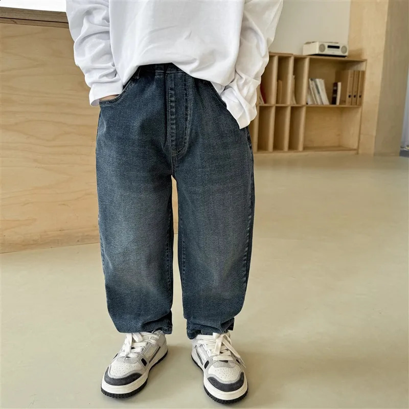2024 Mens Jeans Childrens Light Blue Spring and Autumn Big Kids Back Waist Fashion Pants Bottom 250414z