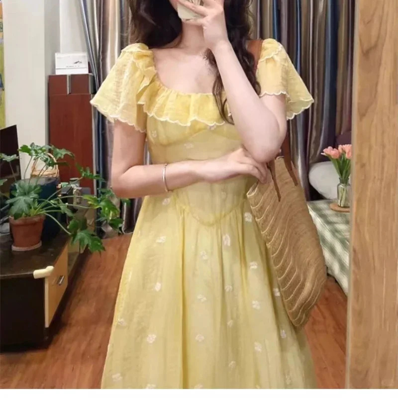 EFT Retro Printed Womens Long Skirt Spring/Summer Yellow Short Sleeve Square Neck Straight Womens Wear 250423