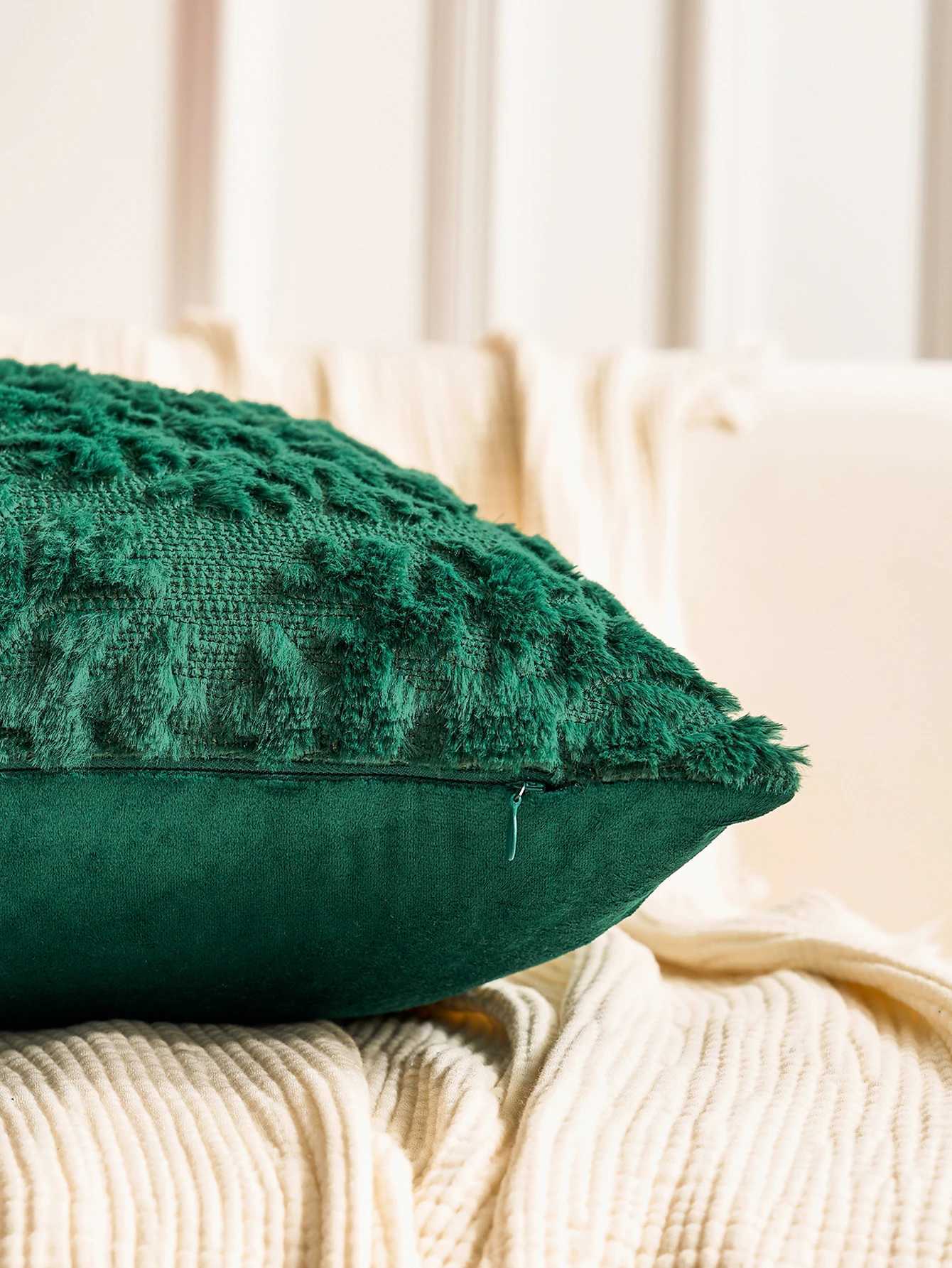 1pc Christmas Decorative Pillow Covers 16x16 Inch Set of 2 Soft Plush Faux Fur Jacquard Throw Pillows Pillowcases for Couch Sofa G251124