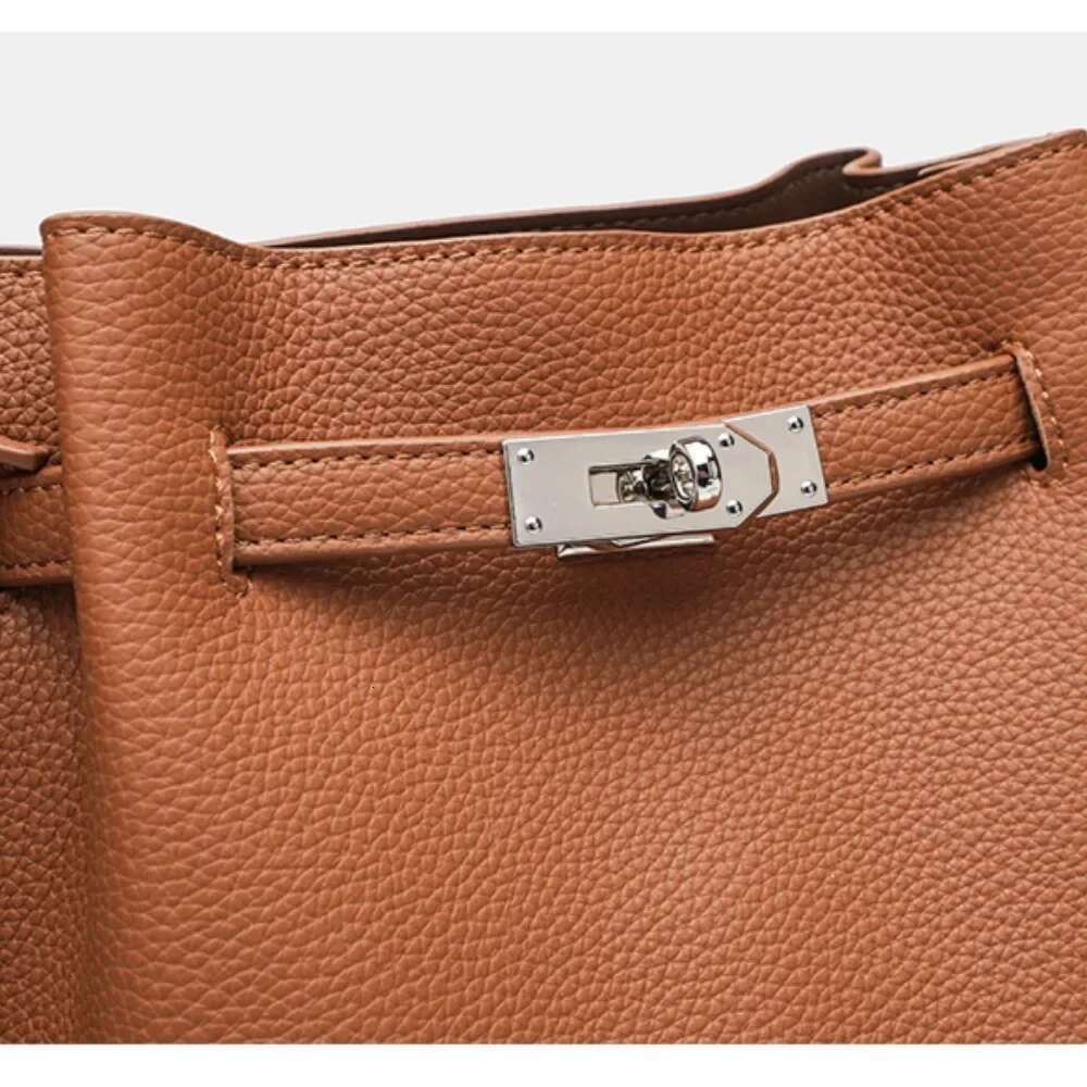 New Casual Single Vertical Horseshoe Shoulder Oblique Span Portable Women's Small Bucket Bag