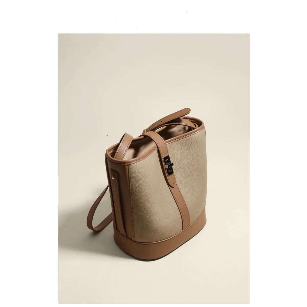 Light Luxury Versatile Bucket Contrasting Color Women S Bag New Design Sense Large Capacity Casual Single Shoulder Diagonal Cross Bag