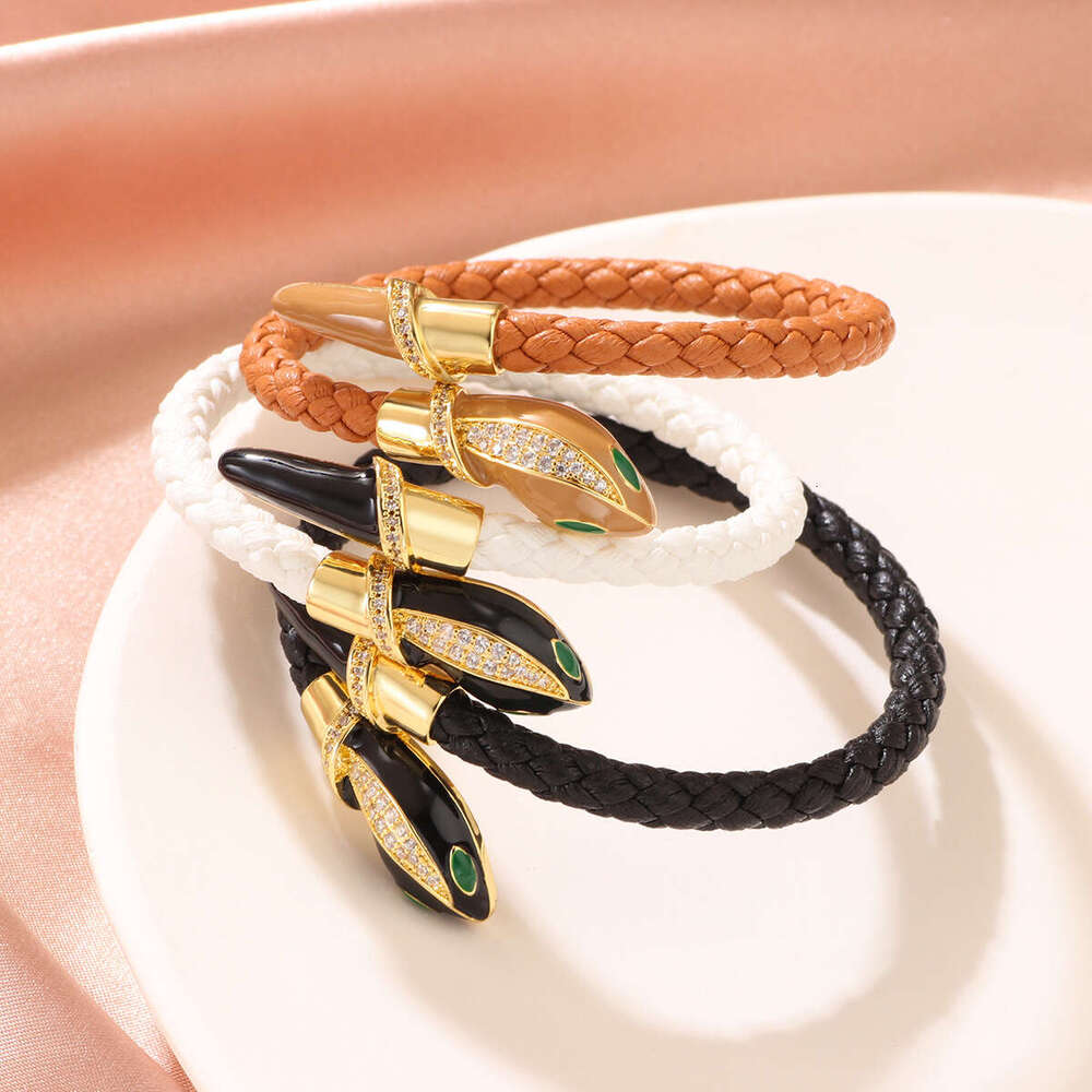 Hot selling new woven open fashionable and exquisite shaped rhinestone snake head bracelet