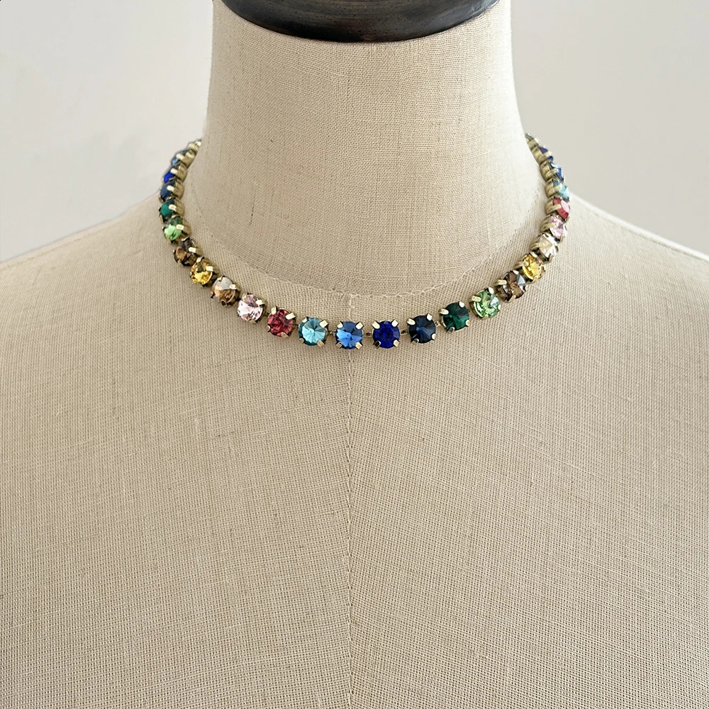 Exquisite geometric dyed small glass crystal necklace fashionable punk crystal necklace party jewelry 250420