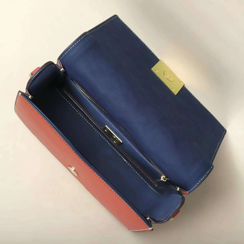 PG Exquisite Brand Fashion Handbag Classic Solid Design Shoulder Dark Letter Emed Ladies Party Bag
