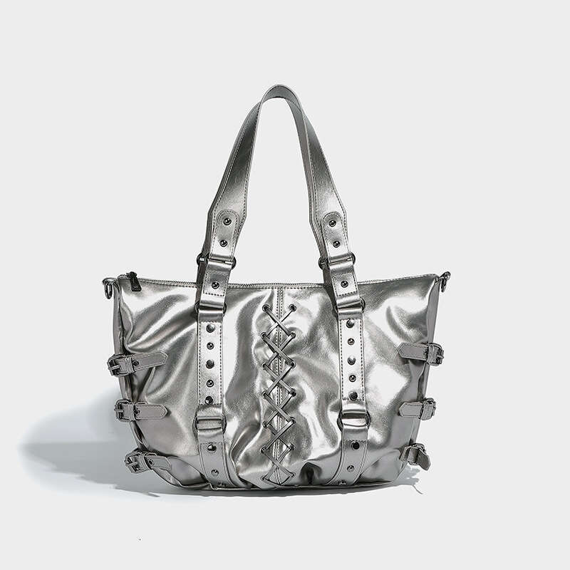 Designer Women's Bags Designer Strap Punk Rivet Design Handheld Tote Autumn/Winter New Large Capacity Commuter Shoulder Underarm Bag