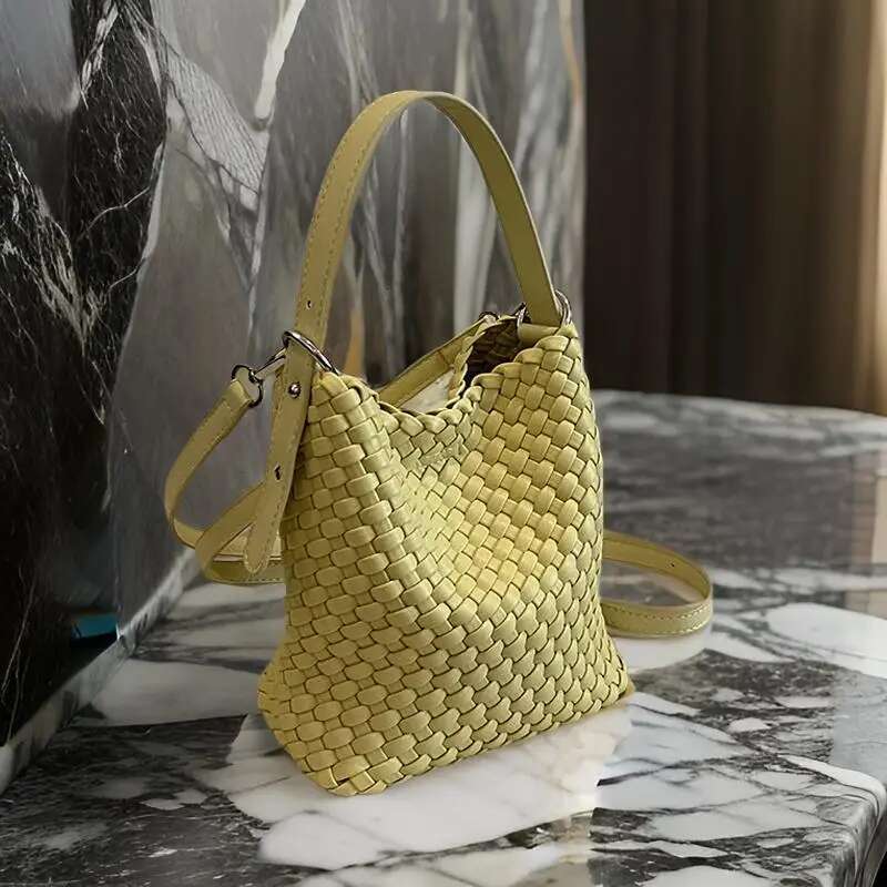 Luxury Designer Unique Letter Crossbody Bag - Fashionable Vintage Leather Tote With Minimalist Design & Luxurious Solid Color