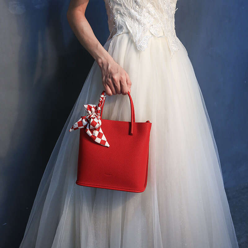 Red New High End Bridal Wedding Handheld Tote Can Be Used As A Bridesmaid Bag