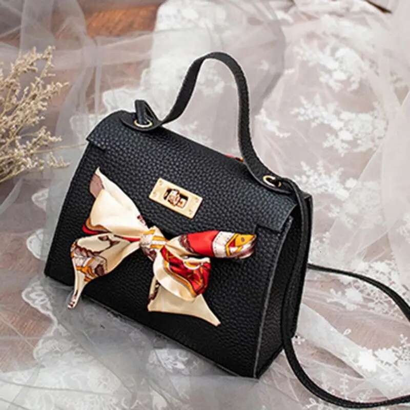 Litchi Patterned Silk Scarf Handbag 2025 New Fashionable Mini Square Bag Korean Version New Single Shoulder Crossbody Bag