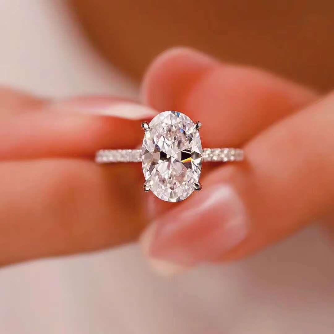S925 Sterling Silver Plated 18K White Gold Diamond Ring Set VVS Oval Fashionable Light Luxury Moissanite Wedding Ring for Women