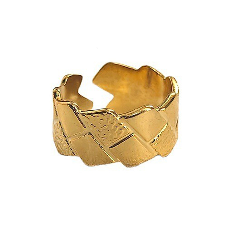 Fashionable geometric diamond stainless ring, niche design, genuine gold electroplating, internet famous temperament, titanium steel ring