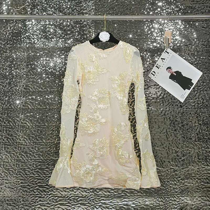 DEAT 2025 Autumn Fashion Trendy Women's Embroidery Flower Back Hollow Out Dress O-Neck Flare Sleeves Dresses Female 11Xx8960