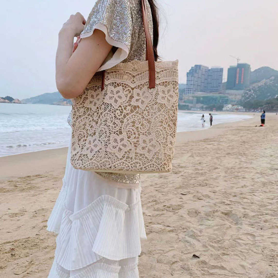 Spring Summer New Grass Woven Bag Lace Water Bucket Mother Hollow Beach Bag Womens Bag