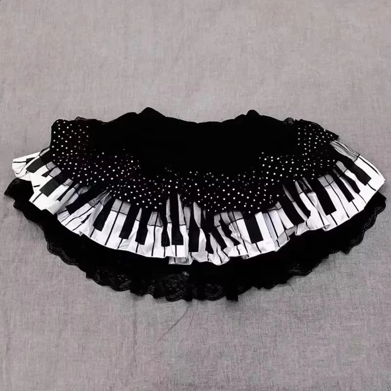 Japanese Y2k cute ruffled smooth skiing punk rock subculture cake skiing Japanese preparatory style casual womens skiing 250422