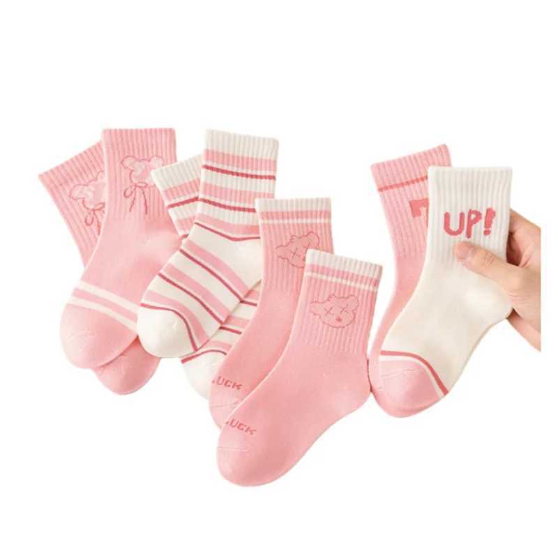 5 Pairs of AstronautPatternedS ocksi nR andomC olorsS uitablef orB oysA ged1 4Mi dCalfSoc ksEss entialfor Win terWar mthChi ldrensWar mSoc G251124