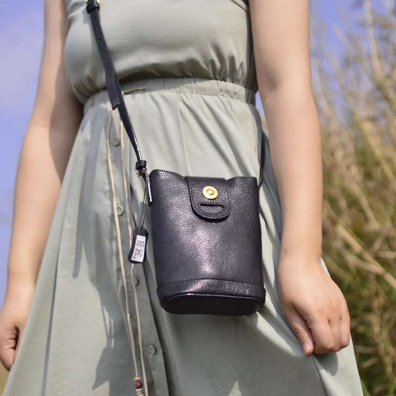 AETOO Mobile Phone Spring/Summer New Women's Bag High-Grade Casual Fashion First Layer Cowhide Single Shoulder Crossbody Lea