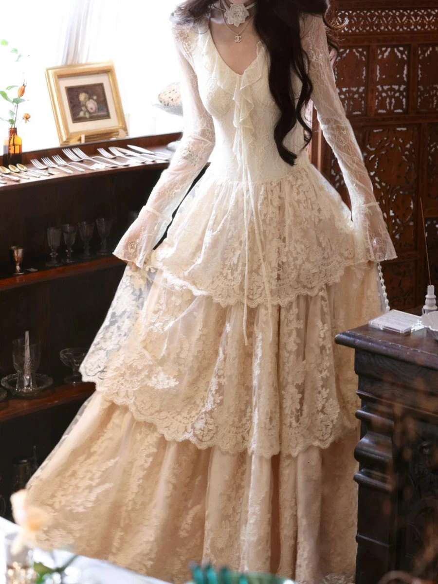 Coalfell French Vintage Three Layers Tower Lace Cake Ceremony Dress Ruffle V-Neck Long Temperament Large Hem Dresses