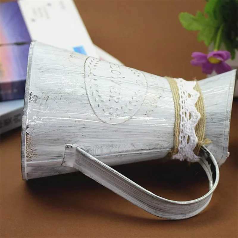 Vintage Tin Bucket Fashionable Iron Flower Vase Retro Metal Jugs for Home Office C251124