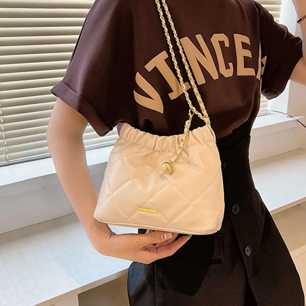 Designer Bag Shoulder For Women Girls PU Leather Pleated Plaid Crossbody Bucket Large Capacity Tote Handbag Fashion Underarm Bag