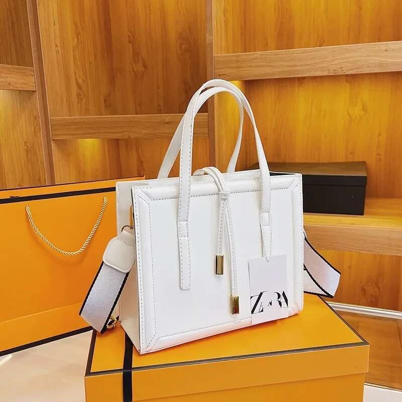 Spring New Small Squarebag Fashion Single Shoulder Crossbody Large Capacity Commuter Tote All-Match Women's Bag