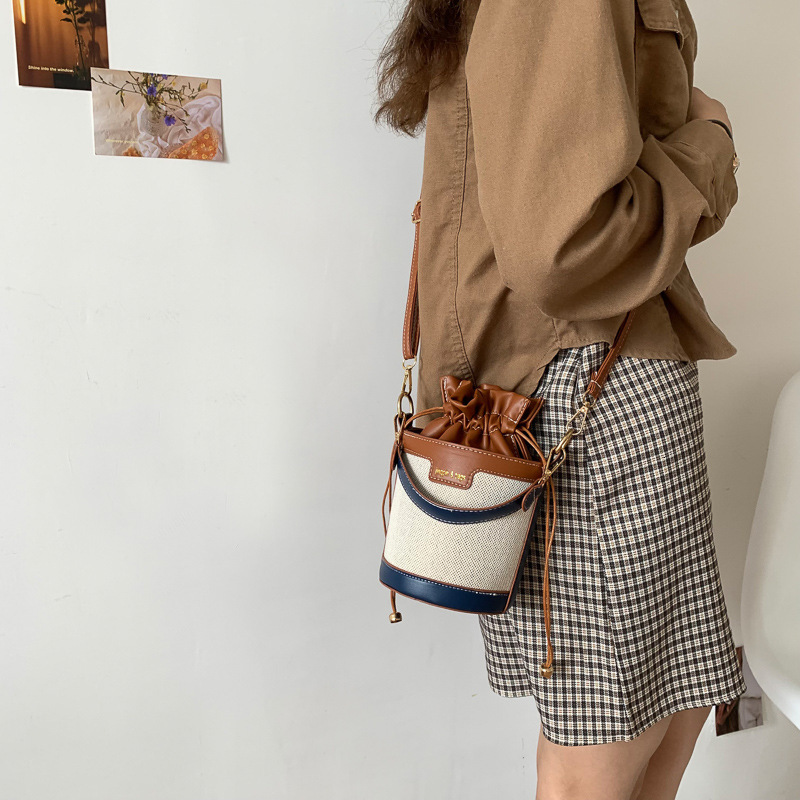 2025 New Designer Bag Free Delivery Designer Shoes By Trendy 2023 New Korean Version Simple Bucket Popular Fashion Shoulder Fashionable Crossbody
