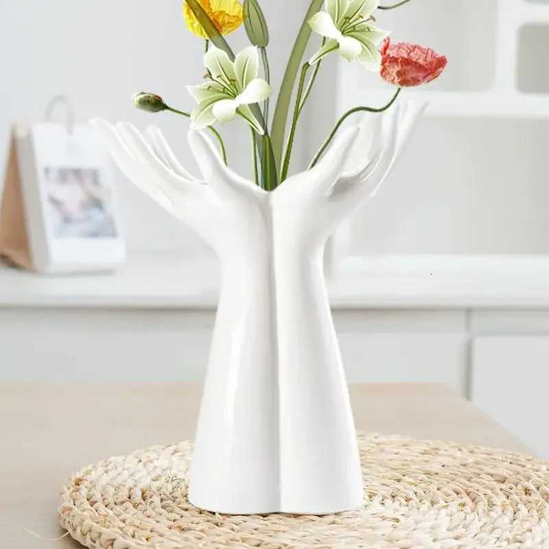 Hand Shaped Flower Vase Flower Arrangement Decoration Mariage Flower Vase Porcelain Ornaments Home Decor Living Room Decoration C251124