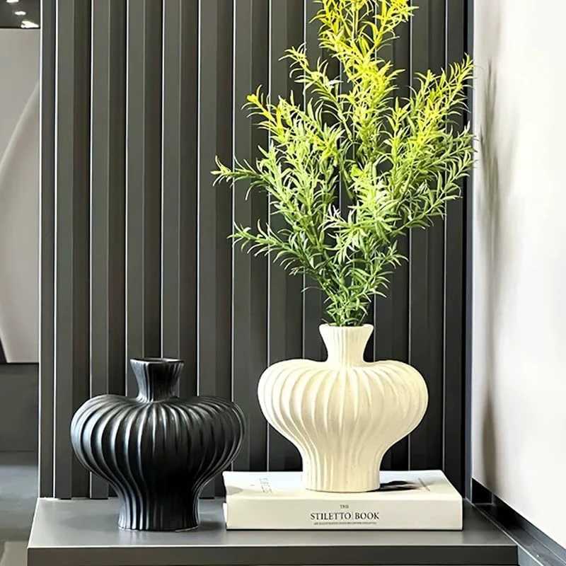 1Pc Modern White Plastic Vase with Black Beige Contemporary Design - Durable Round Decorative Flower Vase C251124