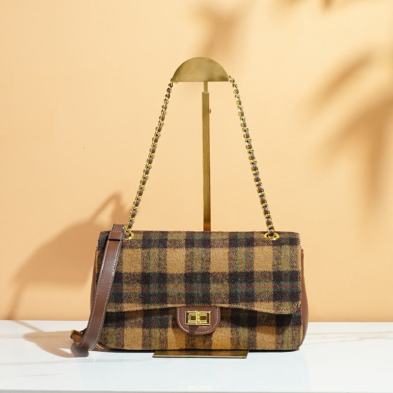 MASA Autumn And Winter New Fashion Niche Design Sense Armpit Woolen Shoulder Chain High End Crossbody Small Square Bag Tote Bag