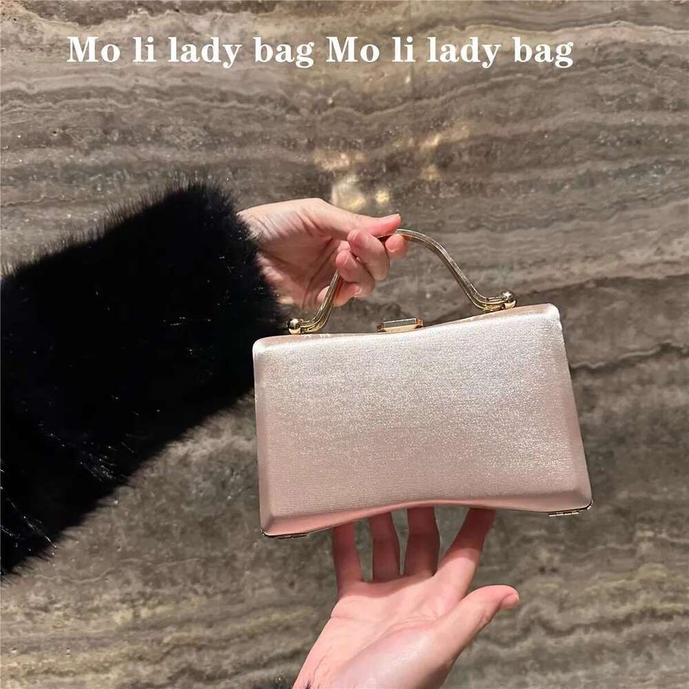 Designer Bag 2025 Fashion Aqpplique Floral Clutch Purse Wedding Party Banquet Satin Evening High Quality Women Handbag Shoulder Bag Luxury Bag