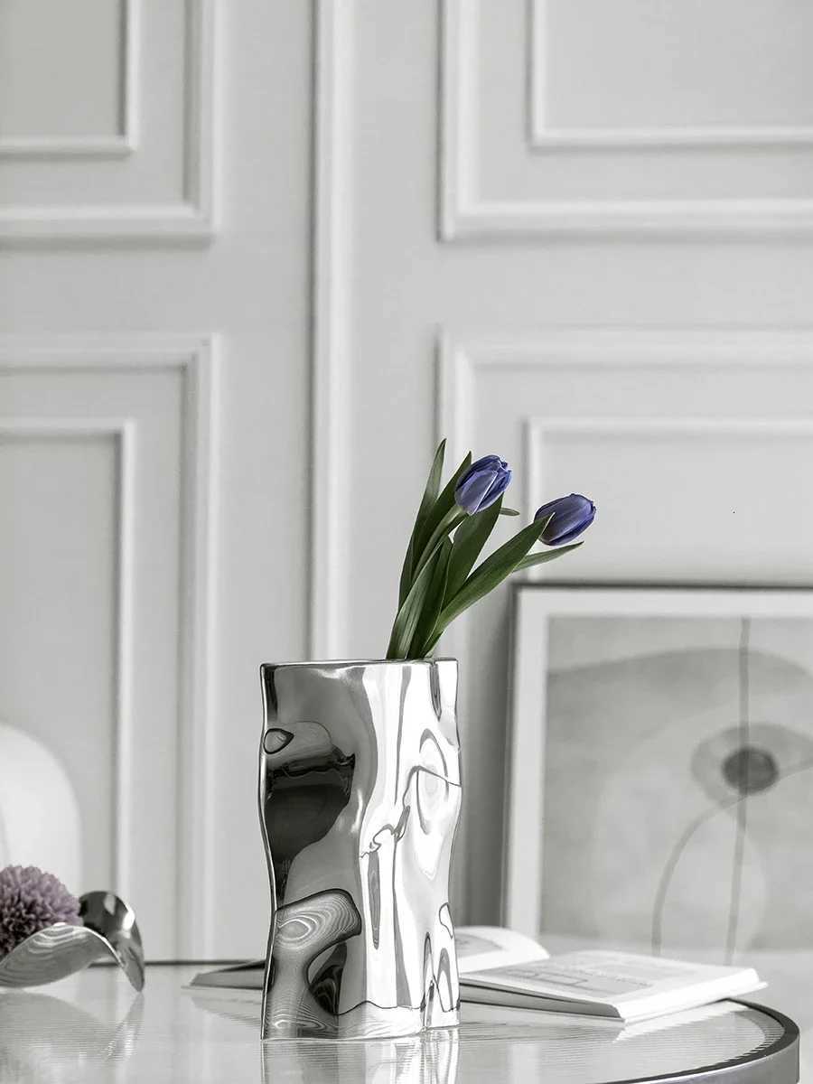 Luxury Stainless Steel Flowers Vase Home Decoration Silver Designer Vase Room Decor High-end Accessories Table Decoration Gifts C251124