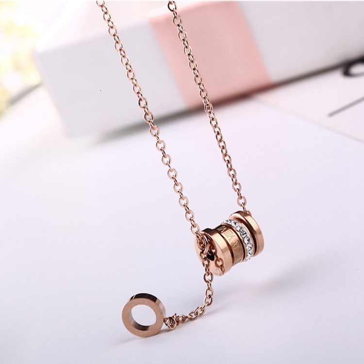 Top source light small waist necklace made of titanium steel that does not fade, niche design, women's neck temperament, collarbone chain pendant