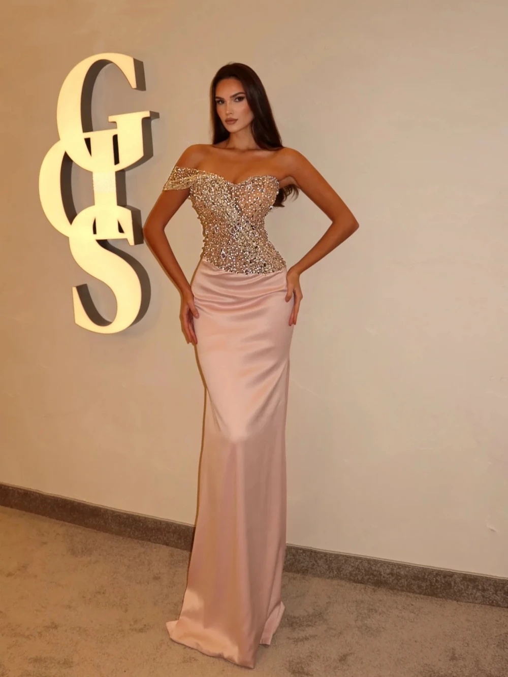 Modern Evening Dresses Crystal One Shoulder Prom Gowns Pearls Illusion Sleeveless Rhinestone Customized Formal Occasion Party Dress Vestidos de noche