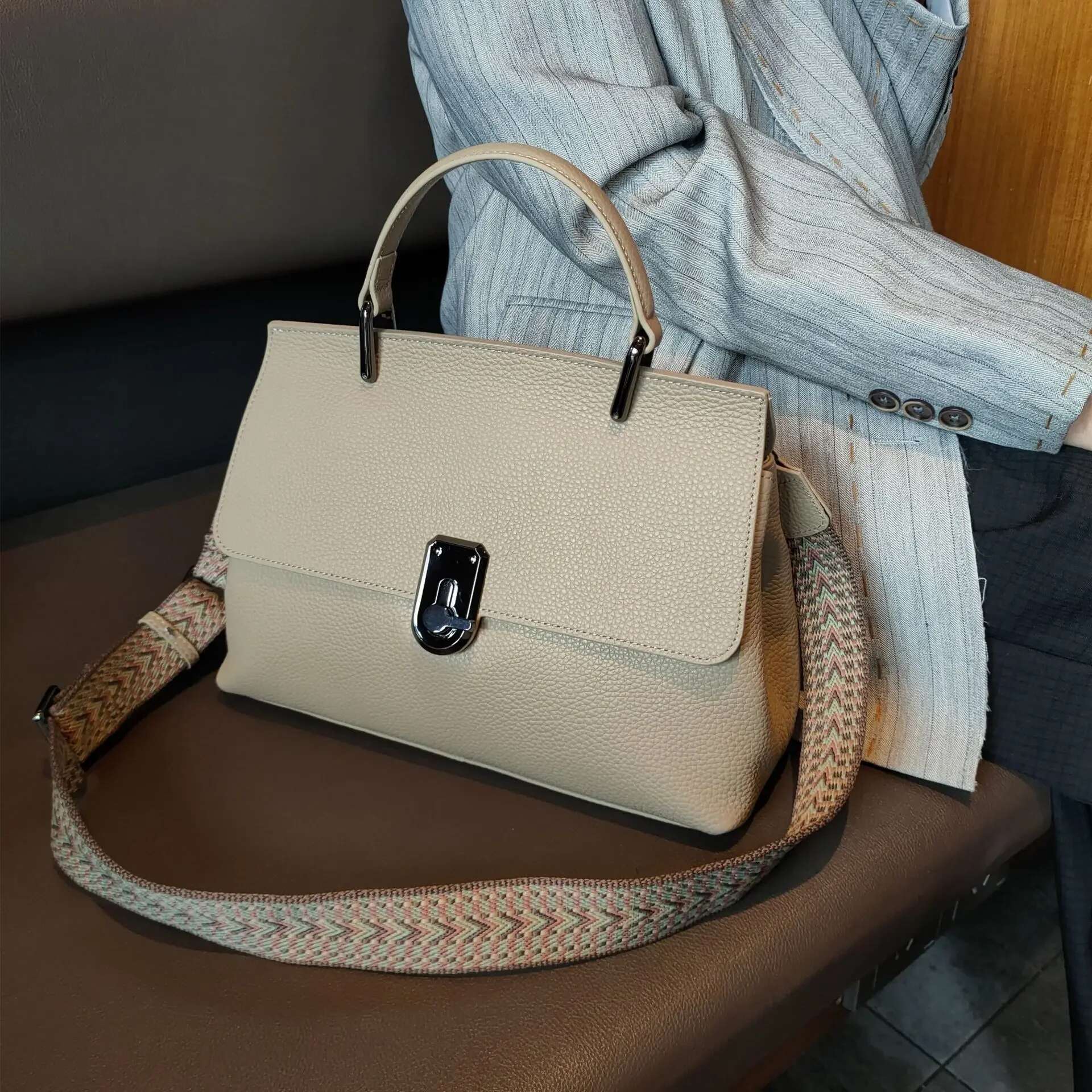 Designer Bag High-End Feel Trendy Vintage Versatile Cow Leather Handbag New Single Shoulder Slant Cross Messenger Bag Motorcycle Equipme