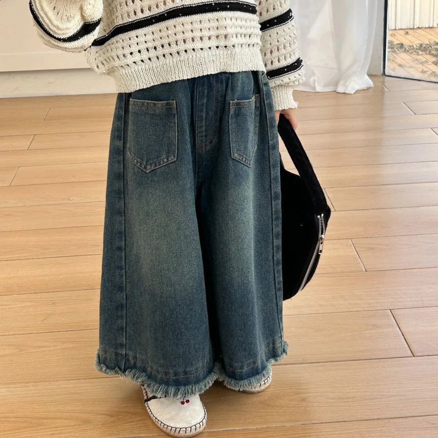SpringAutumn 2025 Childrens Jeans Retro Elastic Waist Preschool Girls Loose Casual Baby Wide Leg Pants 250414z