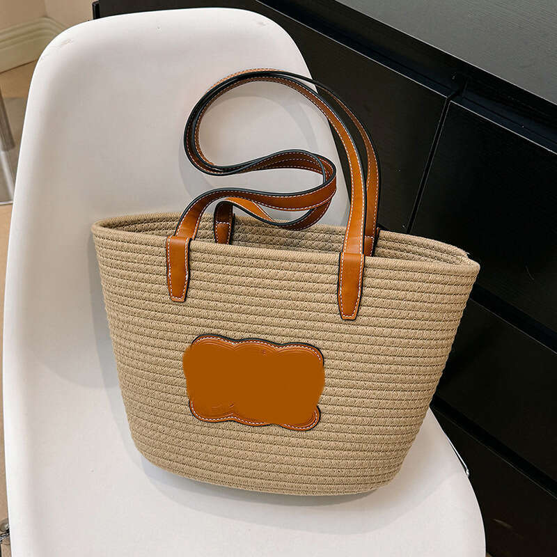 Grass large capacity underarm beach handmade woven commuting tote bags, tidal bags